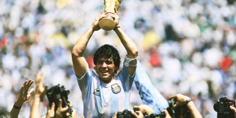 Diego Maradona – "Cậu bé vàng" bất tử của Argentina