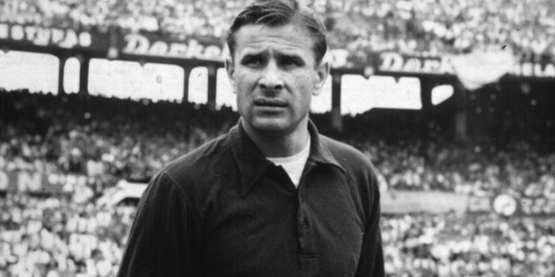 Lev Yashin – "Nhện Đen" duy nhất giành Quả bóng Vàng