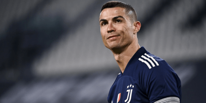 Vì sao Cristiano Ronaldo trở thành cầu thủ ghi bàn nhiều nhất?